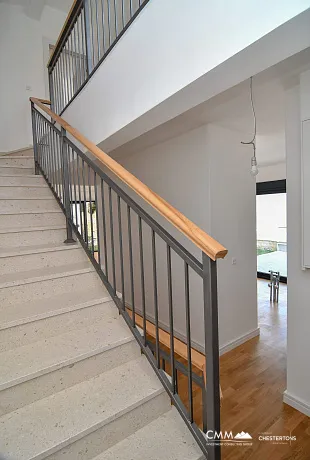 Panoramik Deniz Manzaralı ve Yeni İnşa Edilmiş Lüks Villa – Budva